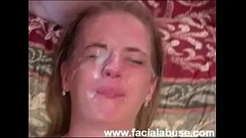 تشغيل بامبي يتلقى ثلاثة cumshots الوجه