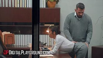 play Busty (alexis fawx) অফিসে তার বসকে চোদাচ্ছে - ডিজিটাল খেলার মাঠ