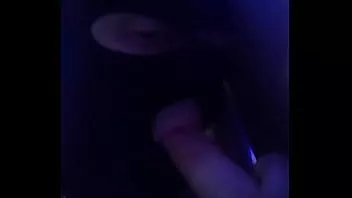 play لي مص الأصدقاء ديك خلف ظهرها