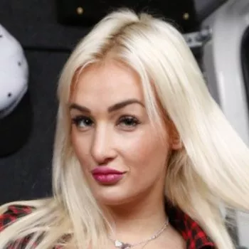 Pornostar Daisy Lee