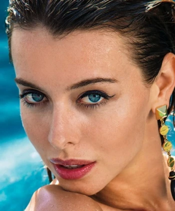 قناة Roxanna June