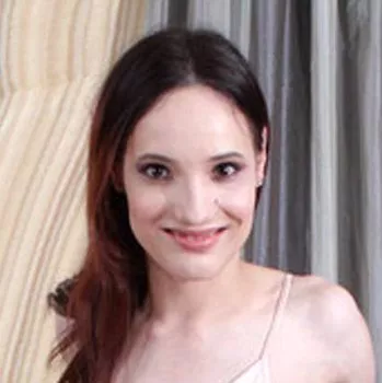 قناة Mia Sanders