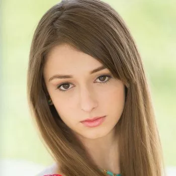 अभिनेता Willow Hayes